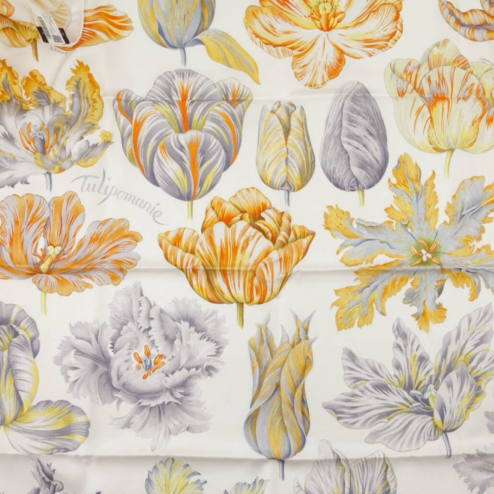 Hermes 100% silk Tulipomanie (study of tulips) scarf 90cm x 90cm. NWT & box